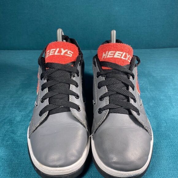 Size 7 - Men’s Heelys gray shoes - Picture 4 of 8
